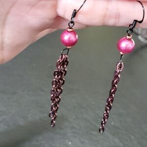 **Final Sale** Dangling pink earrings
